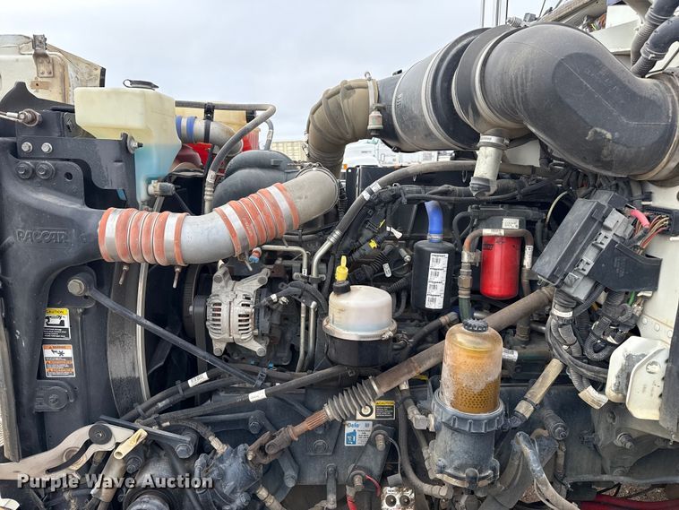 image for item EP2686 2013 Peterbilt 365 crane truck