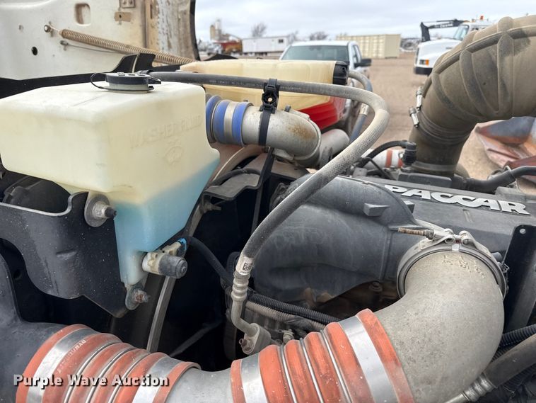 image for item EP2686 2013 Peterbilt 365 crane truck