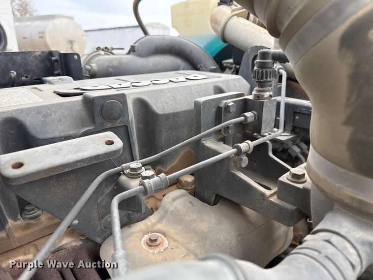 image for item EP2686 2013 Peterbilt 365 crane truck