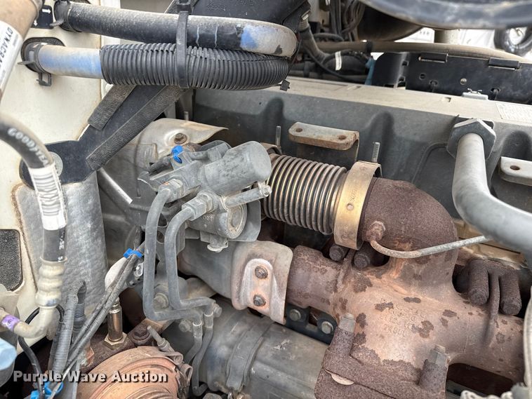 image for item EP2686 2013 Peterbilt 365 crane truck