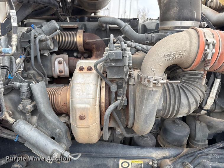 image for item EP2686 2013 Peterbilt 365 crane truck