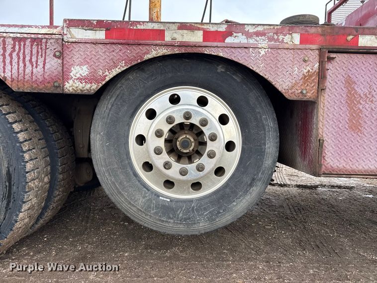 image for item EP2686 2013 Peterbilt 365 crane truck