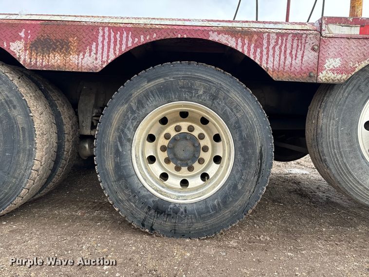 image for item EP2686 2013 Peterbilt 365 crane truck