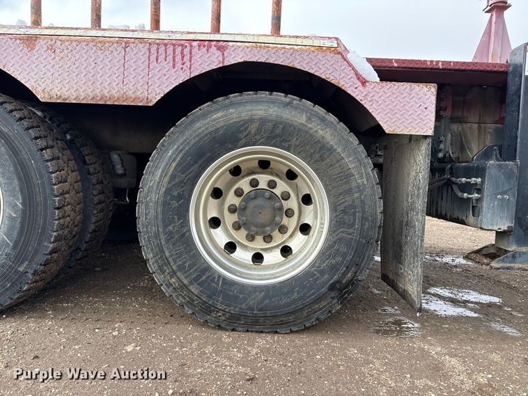 image for item EP2686 2013 Peterbilt 365 crane truck