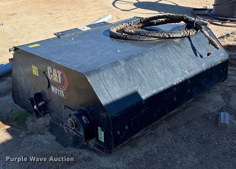 image for item EQ7002 2020 Caterpillar BU115 skid steer broom