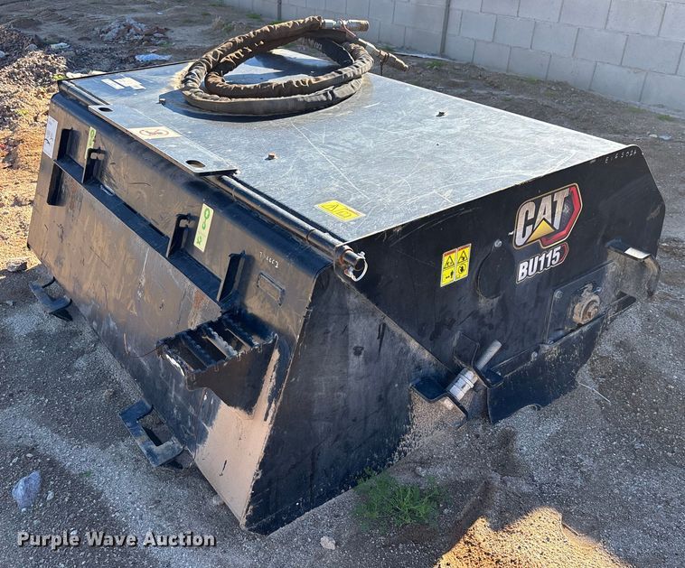 image for item EQ7002 2020 Caterpillar BU115 skid steer broom