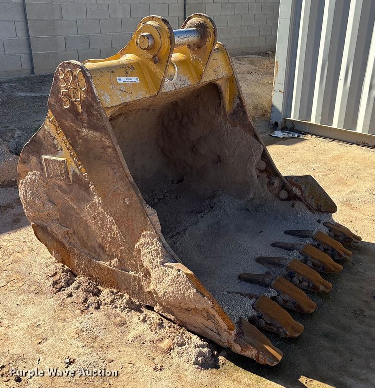 image for item EQ7003 Caterpillar bucket