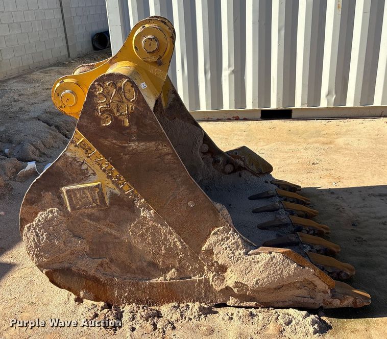 image for item EQ7003 Caterpillar bucket