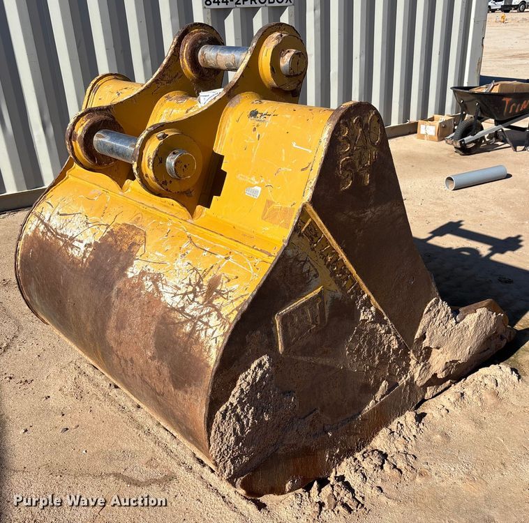 image for item EQ7003 Caterpillar bucket