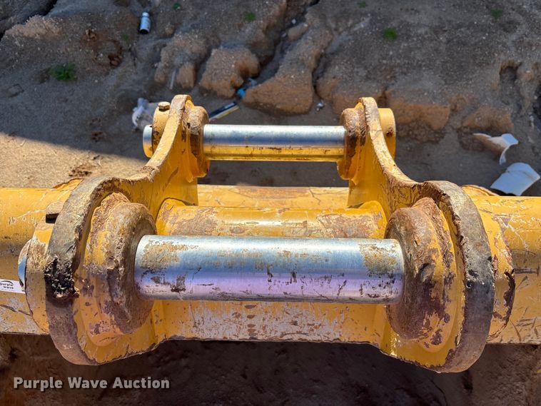 image for item EQ7003 Caterpillar bucket