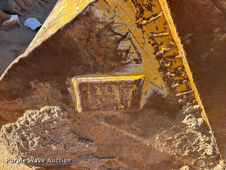 image for item EQ7003 Caterpillar bucket