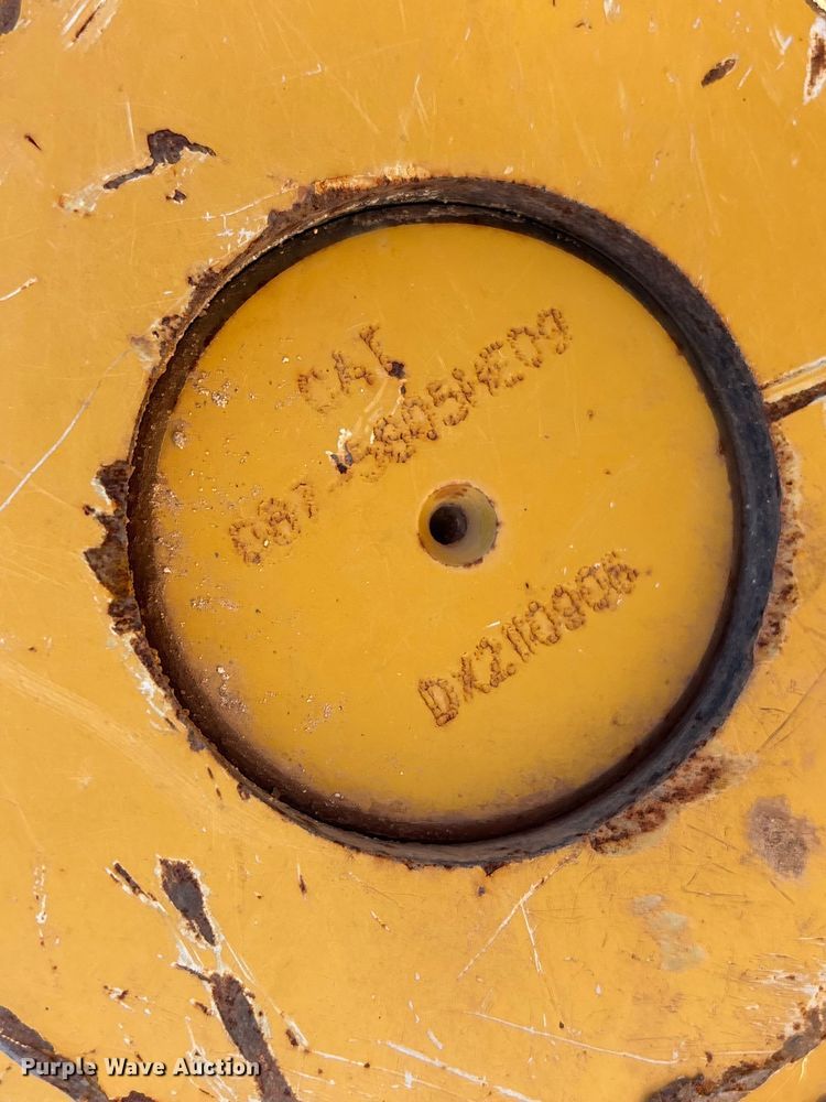 image for item EQ7003 Caterpillar bucket