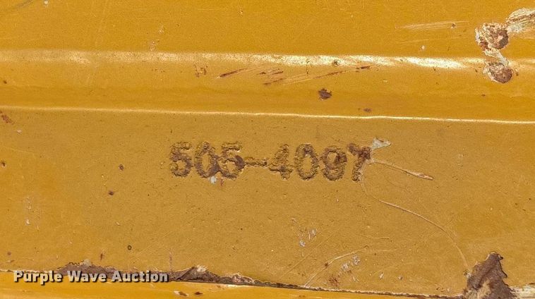 image for item EQ7003 Caterpillar bucket