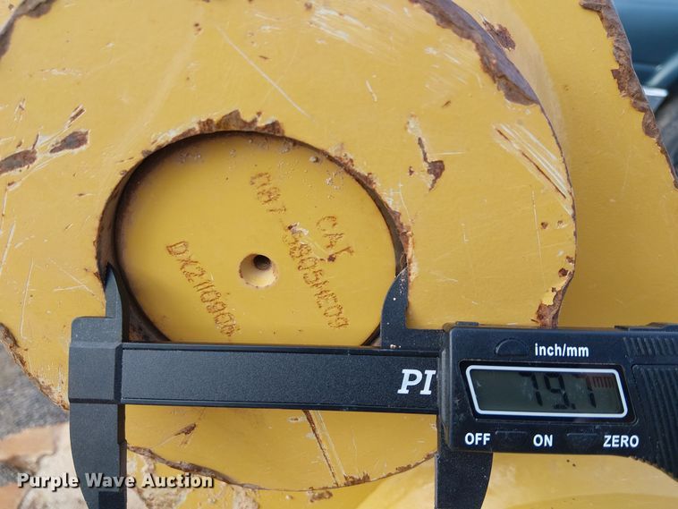 image for item EQ7003 Caterpillar bucket