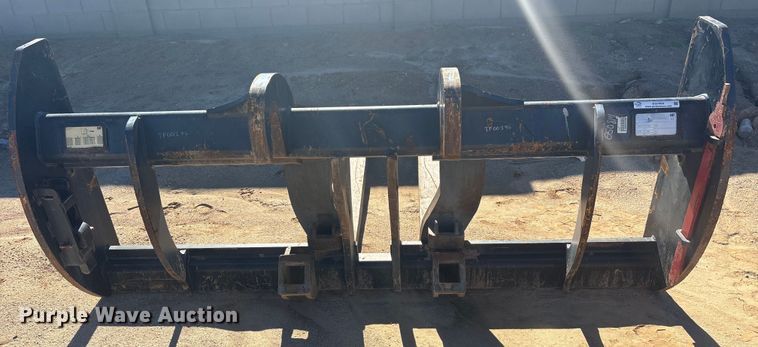 image for item EQ7004 Caterpillar forks