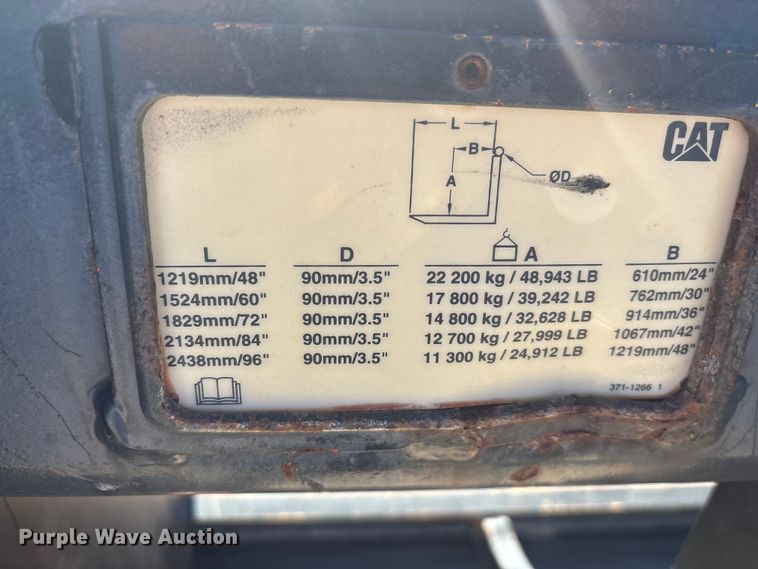 image for item EQ7004 Caterpillar forks