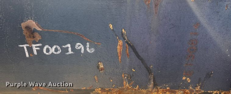 image for item EQ7004 Caterpillar forks