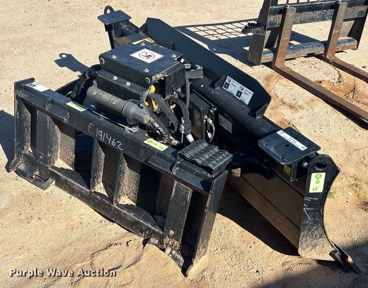 image for item EQ7005 2023 Caterpillar skid steer dozer blade