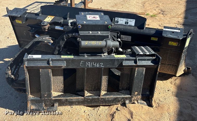 image for item EQ7005 2023 Caterpillar skid steer dozer blade