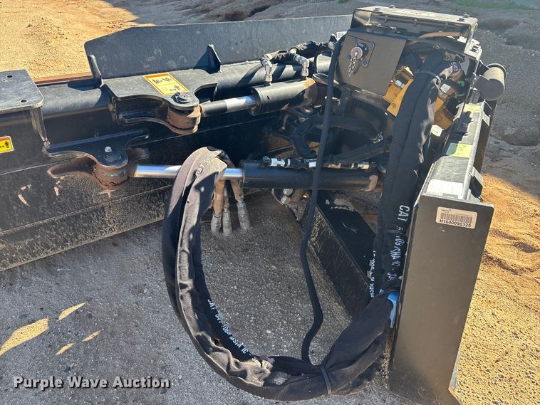 image for item EQ7005 2023 Caterpillar skid steer dozer blade