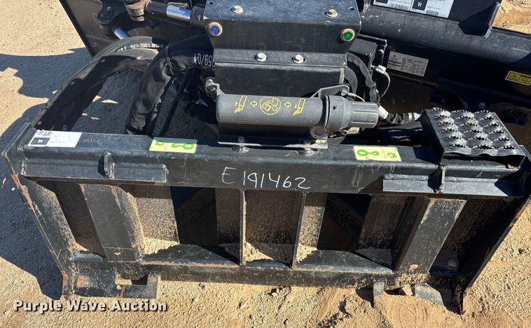 image for item EQ7005 2023 Caterpillar skid steer dozer blade