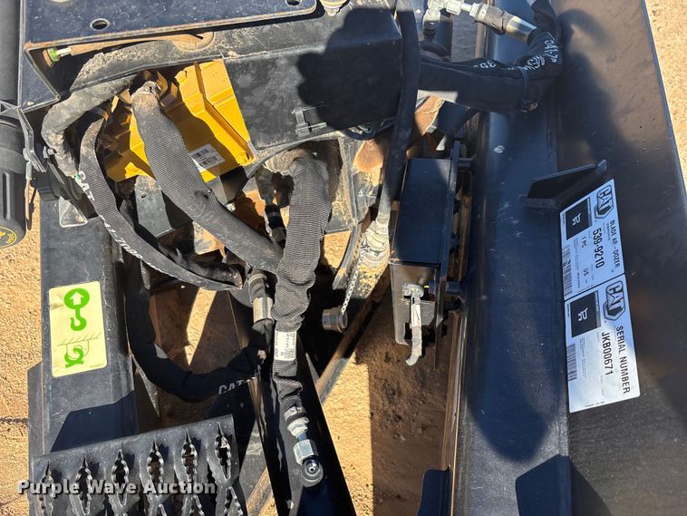 image for item EQ7005 2023 Caterpillar skid steer dozer blade