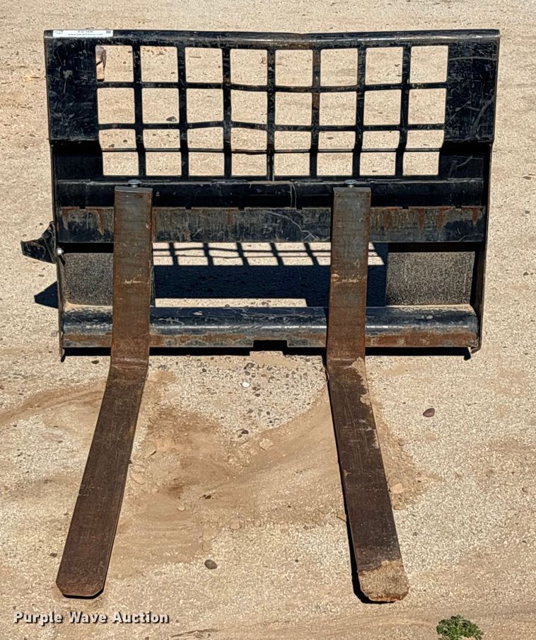 image for item EQ7006 Caterpillar skid steer forks