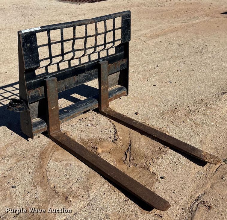 image for item EQ7006 Caterpillar skid steer forks