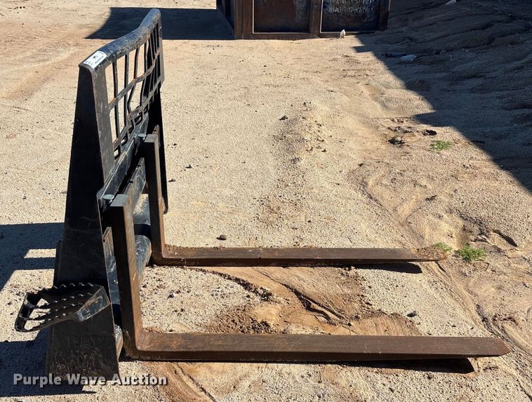 image for item EQ7006 Caterpillar skid steer forks