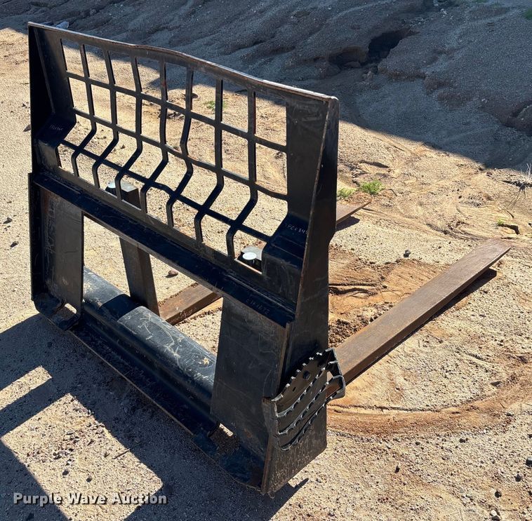 image for item EQ7006 Caterpillar skid steer forks