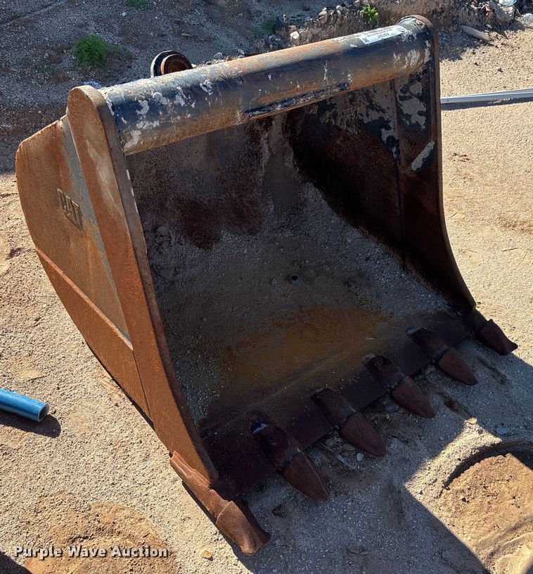 image for item EQ7007 Caterpillar backhoe bucket