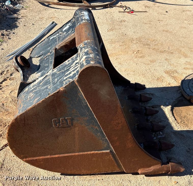 image for item EQ7007 Caterpillar backhoe bucket