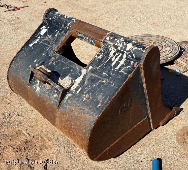 image for item EQ7007 Caterpillar backhoe bucket