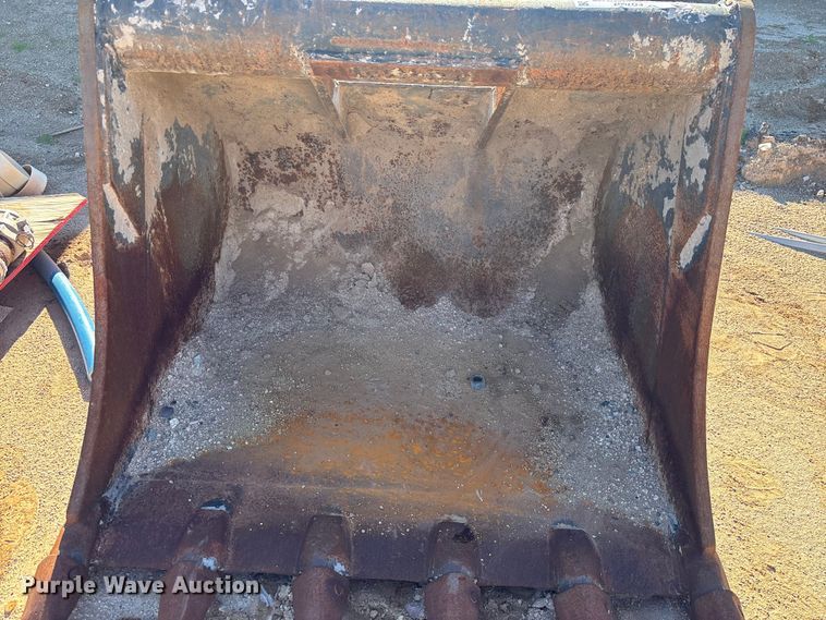 image for item EQ7007 Caterpillar backhoe bucket