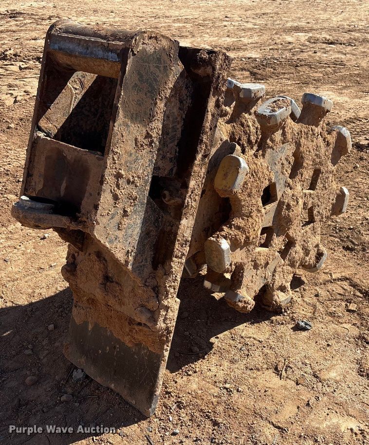 image for item EQ7008 Caterpillar compaction wheel