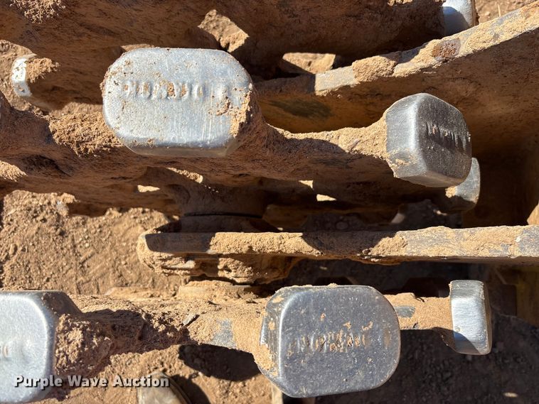 image for item EQ7008 Caterpillar compaction wheel