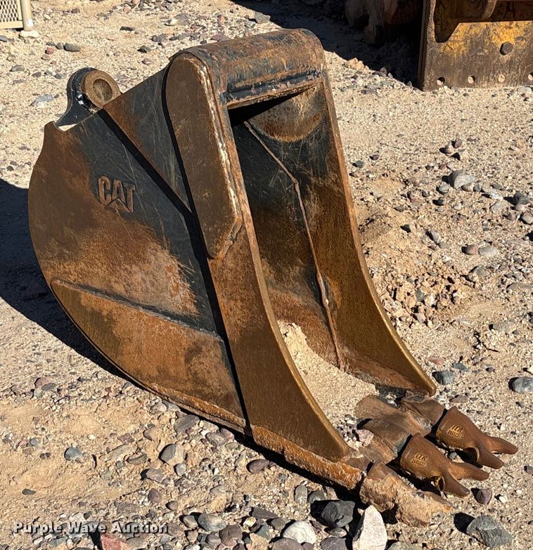 image for item EQ7009 Caterpillar bucket
