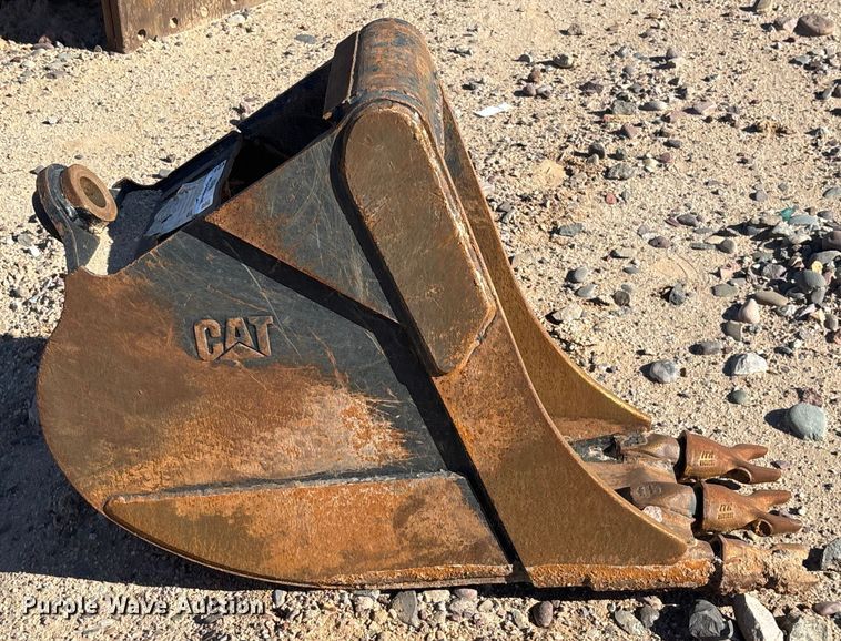 image for item EQ7009 Caterpillar bucket