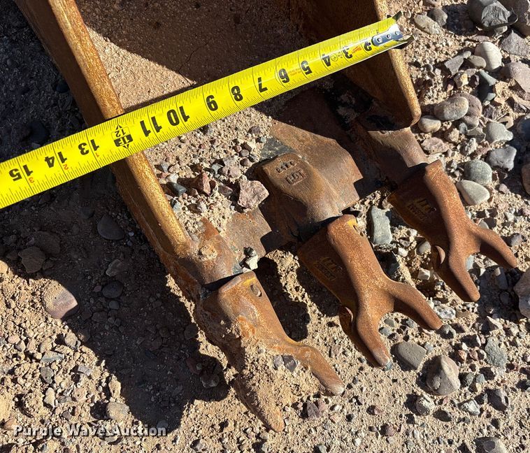 image for item EQ7009 Caterpillar bucket