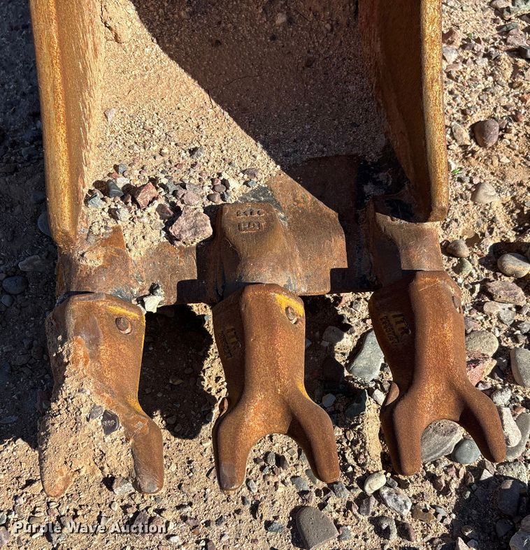 image for item EQ7009 Caterpillar bucket