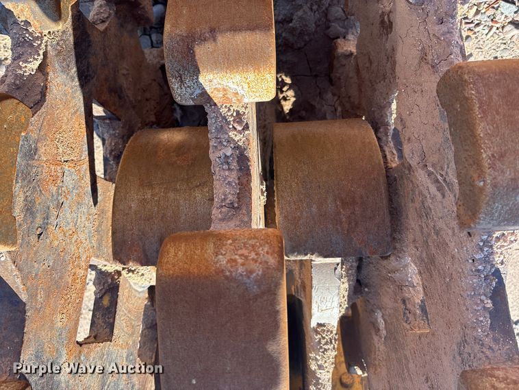 image for item EQ7010 Caterpillar compaction wheel