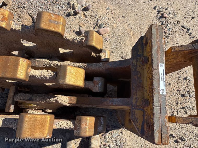 image for item EQ7010 Caterpillar compaction wheel