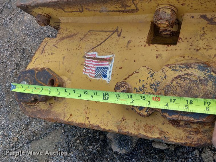 image for item EQ7010 Caterpillar compaction wheel