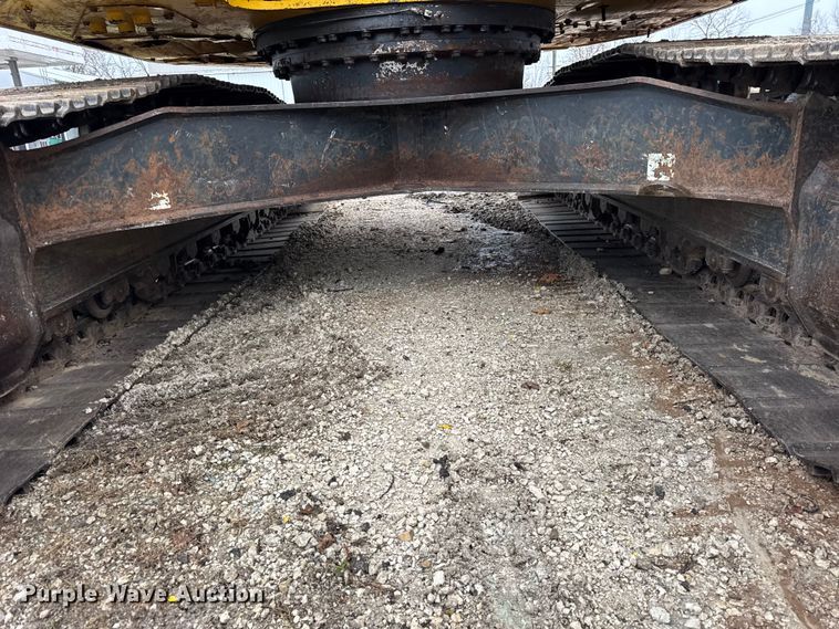 image for item ER0286 2015 Komatsu PC228USLC-10 excavator