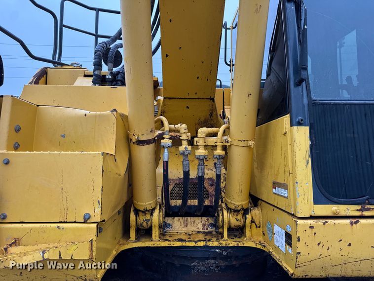image for item ER0286 2015 Komatsu PC228USLC-10 excavator