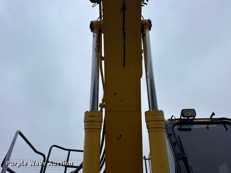 image for item ER0286 2015 Komatsu PC228USLC-10 excavator