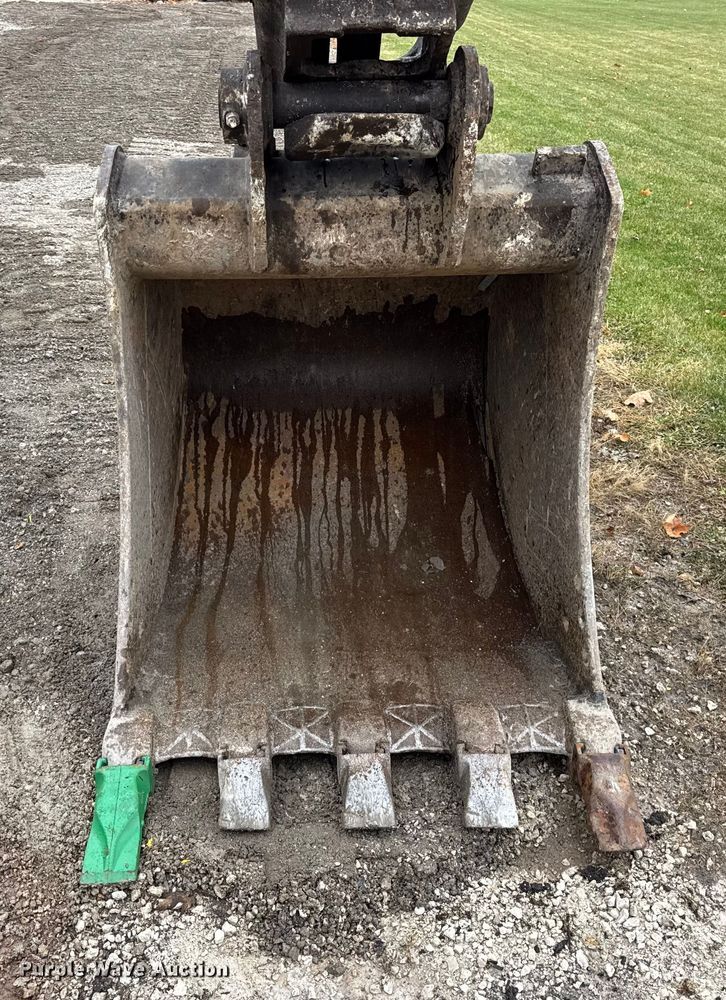 image for item ER0286 2015 Komatsu PC228USLC-10 excavator