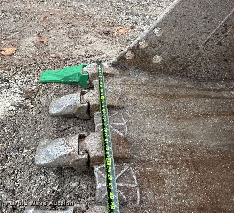 image for item ER0286 2015 Komatsu PC228USLC-10 excavator