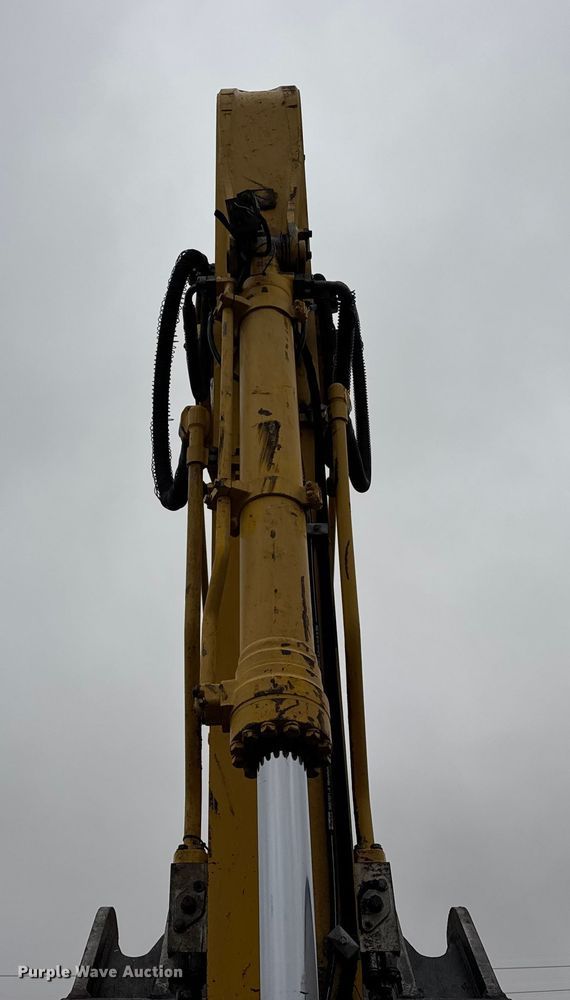 image for item ER0286 2015 Komatsu PC228USLC-10 excavator