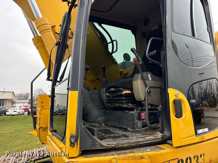 image for item ER0286 2015 Komatsu PC228USLC-10 excavator